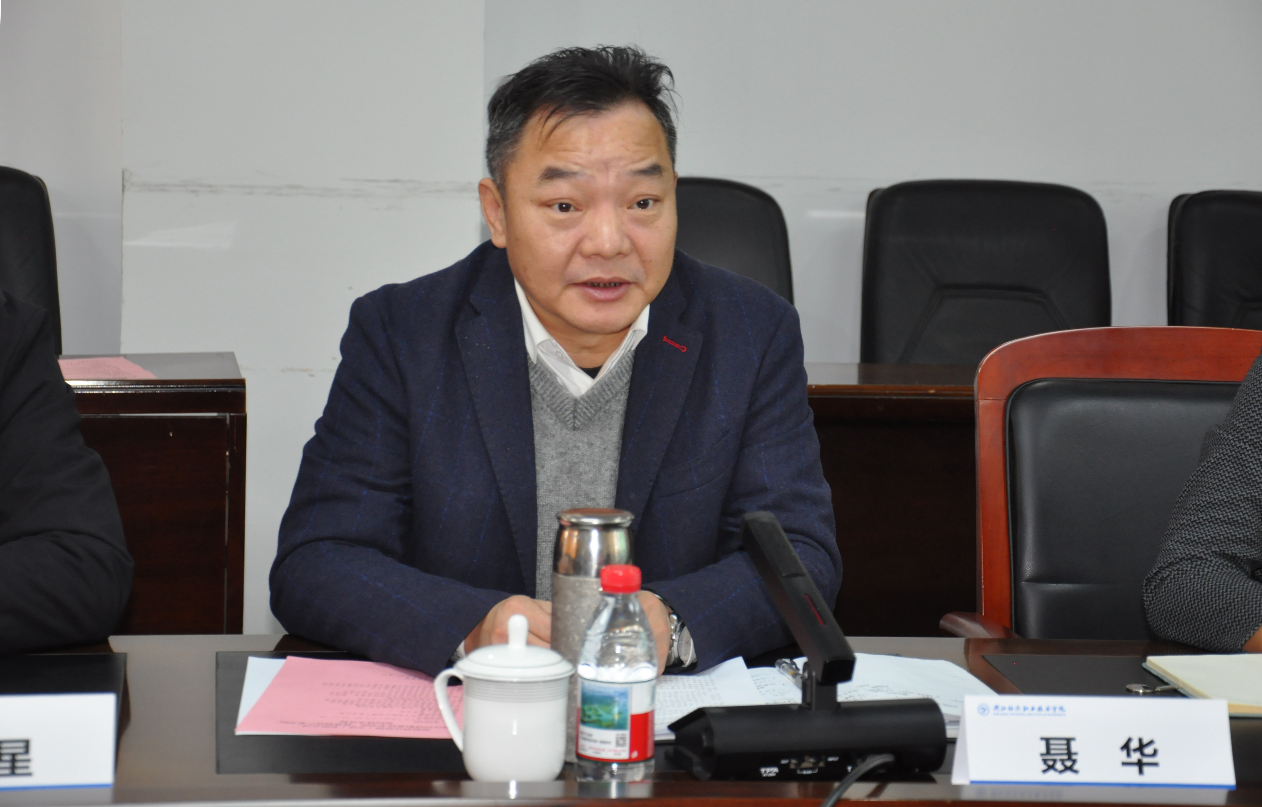 DSC_0005.JPG DSC_0005.JPG