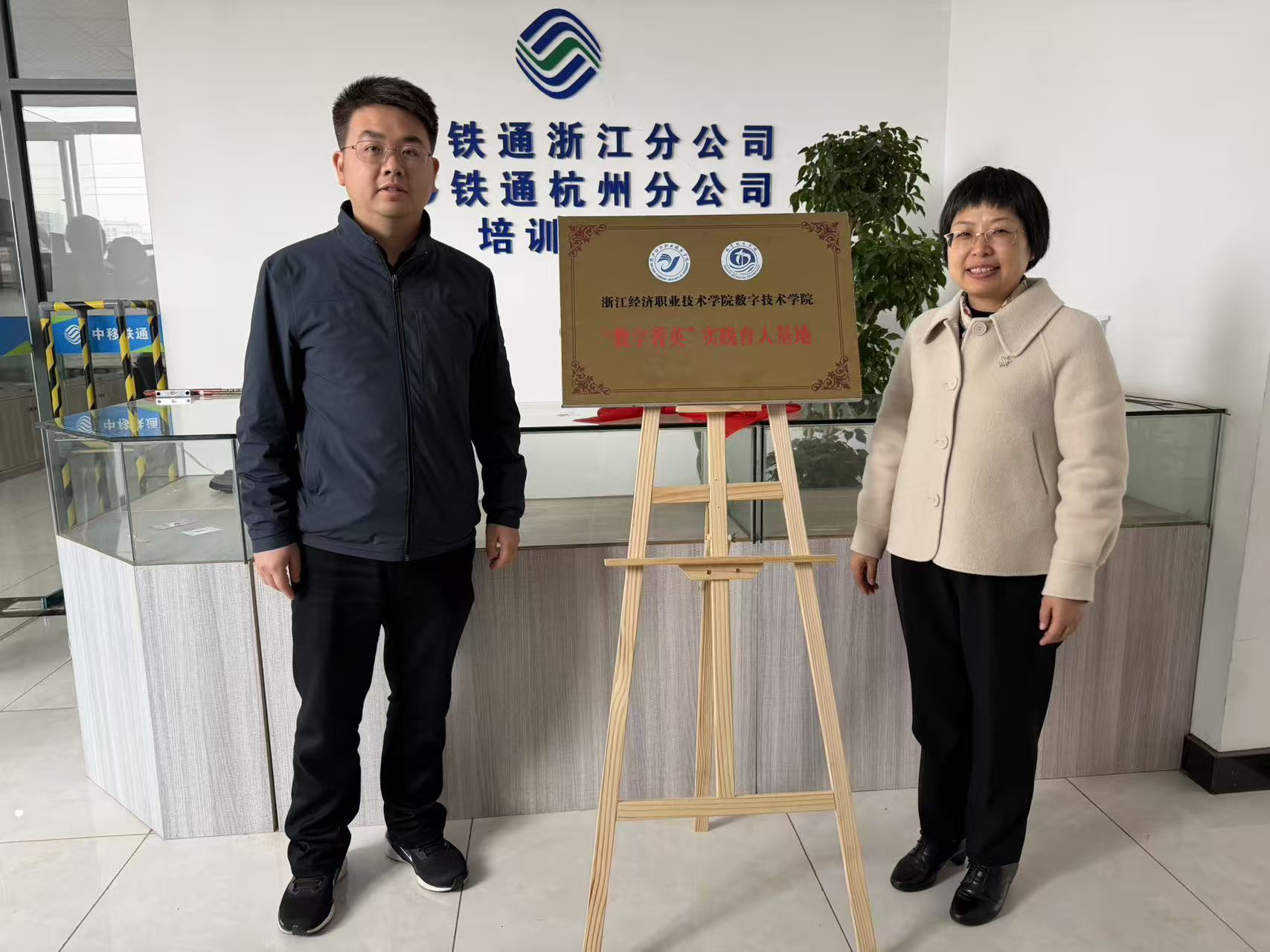 75eee76e27f8ba4919ab56c084c7aa82.jpg 75eee76e27f8ba4919ab56c084c7aa82.jpg