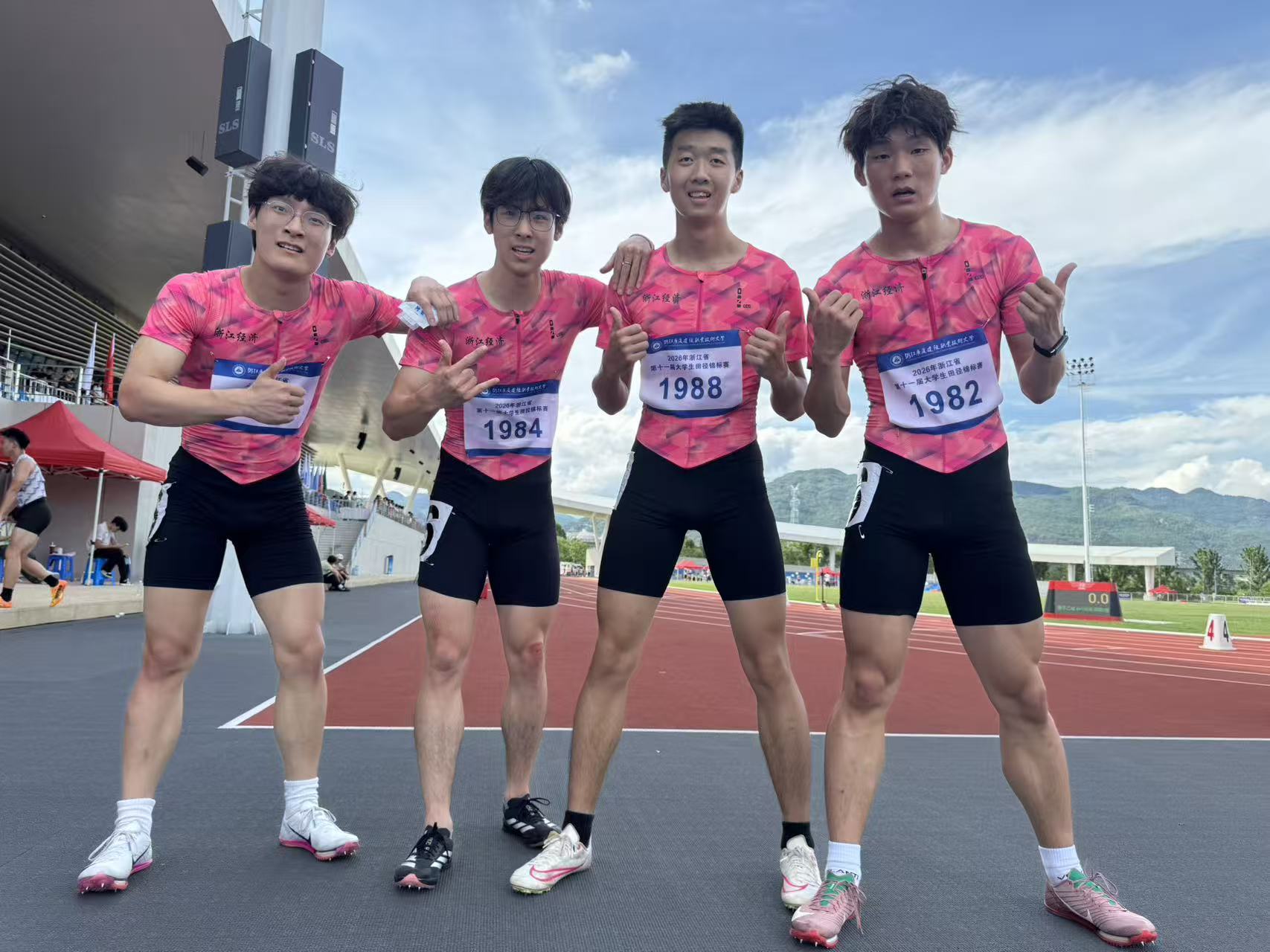 男子4x100队员.jpg 男子4x100队员.jpg