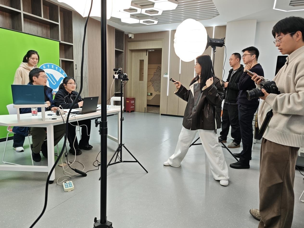 图片3.jpg 图片3.jpg