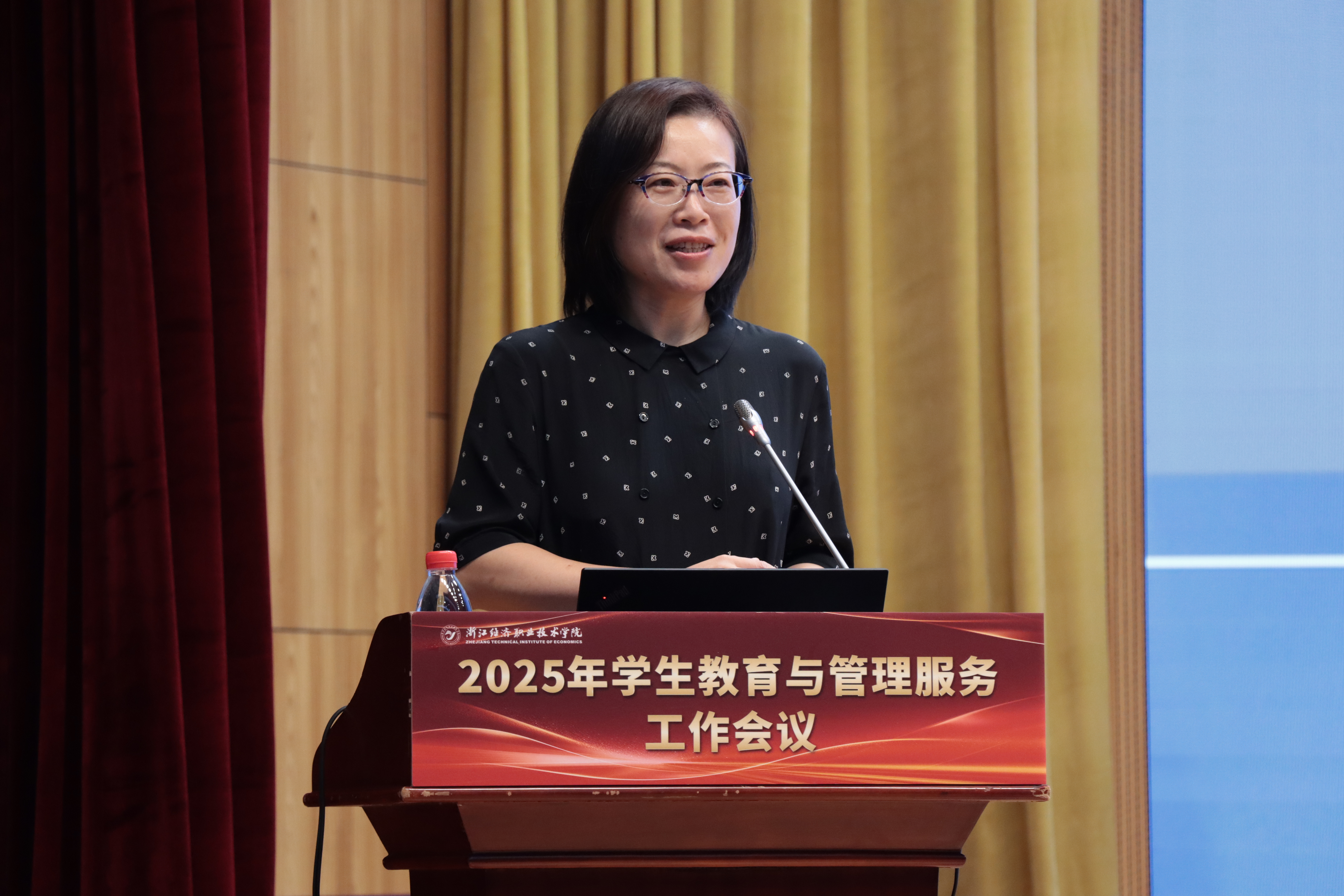 王慧.JPG