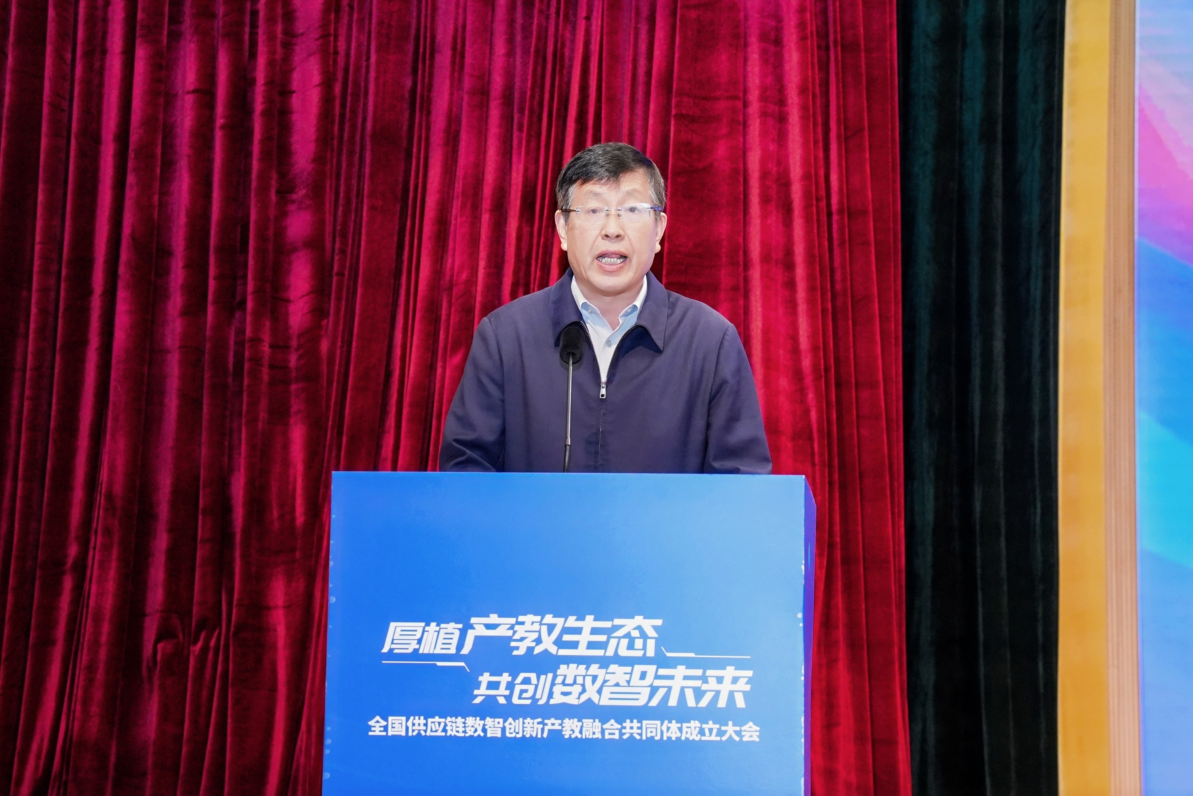 王钧铭.jpg 王钧铭.jpg