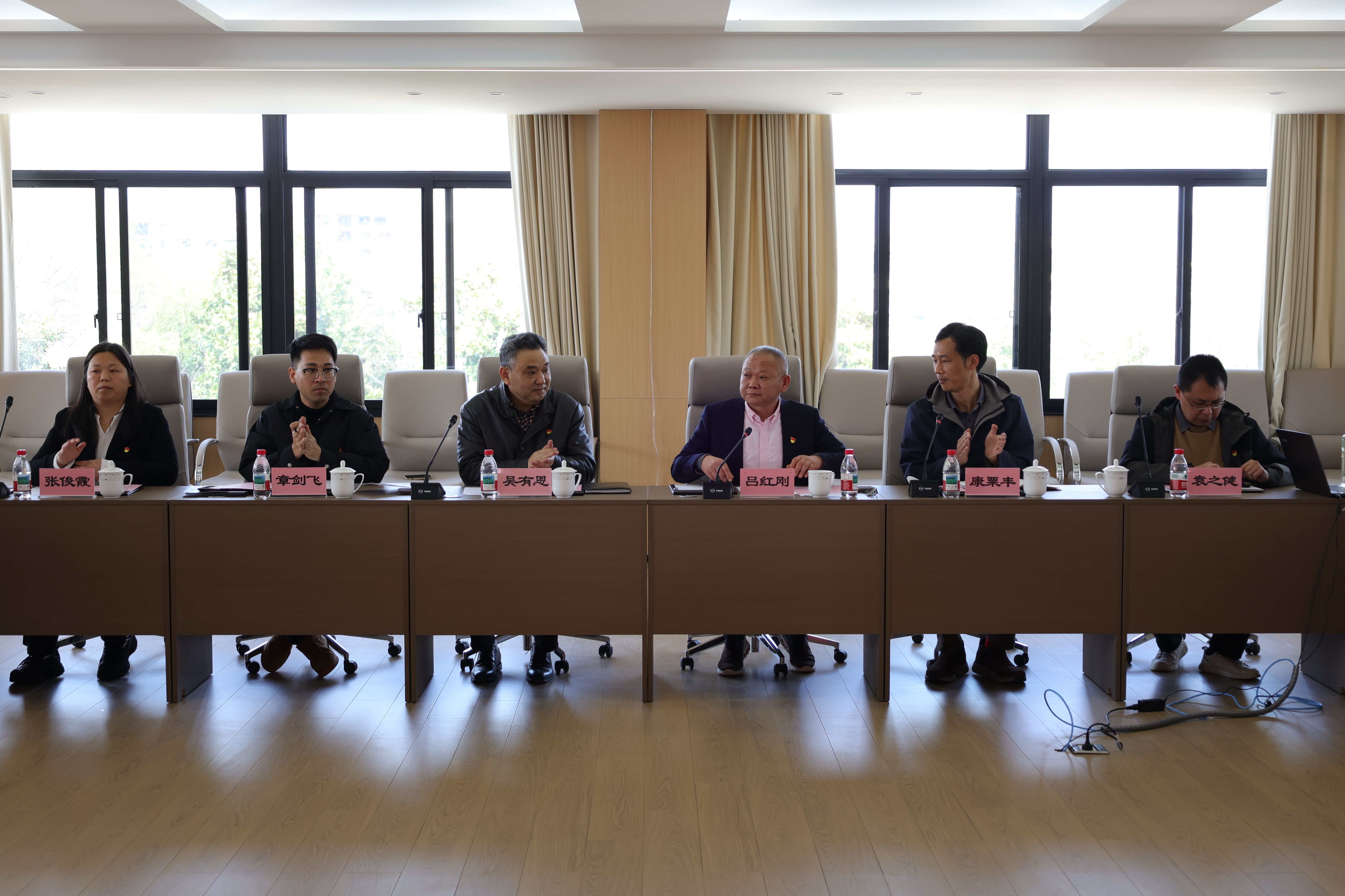 0325-2.jpg 0325-2.jpg