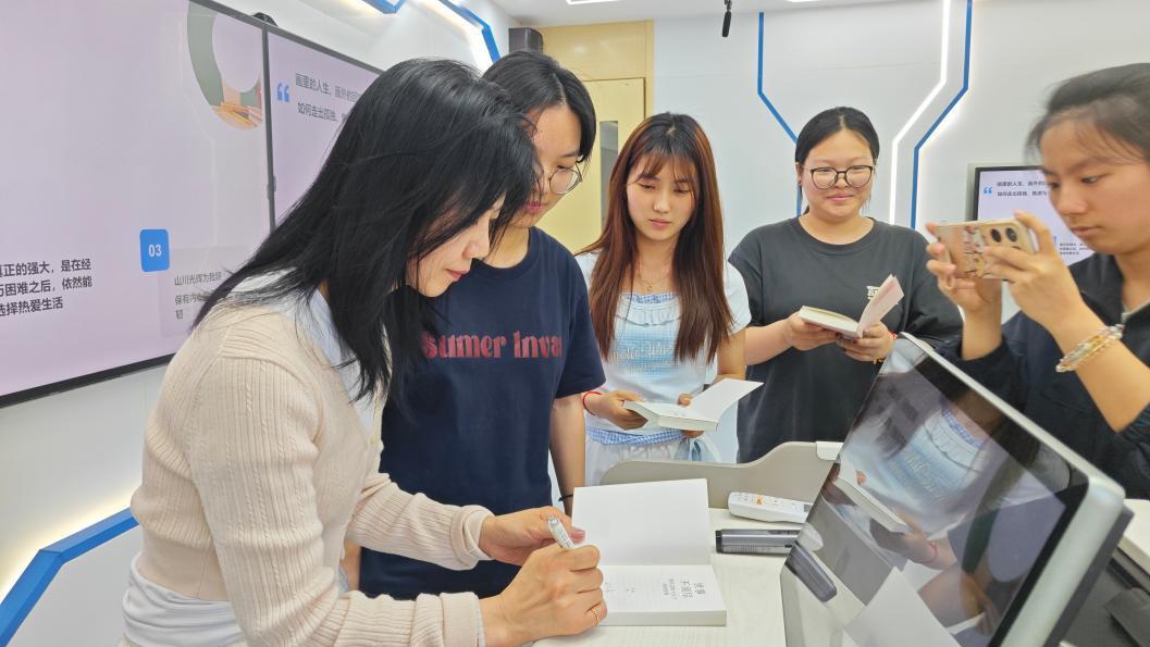 图片2.jpg 图片2.jpg